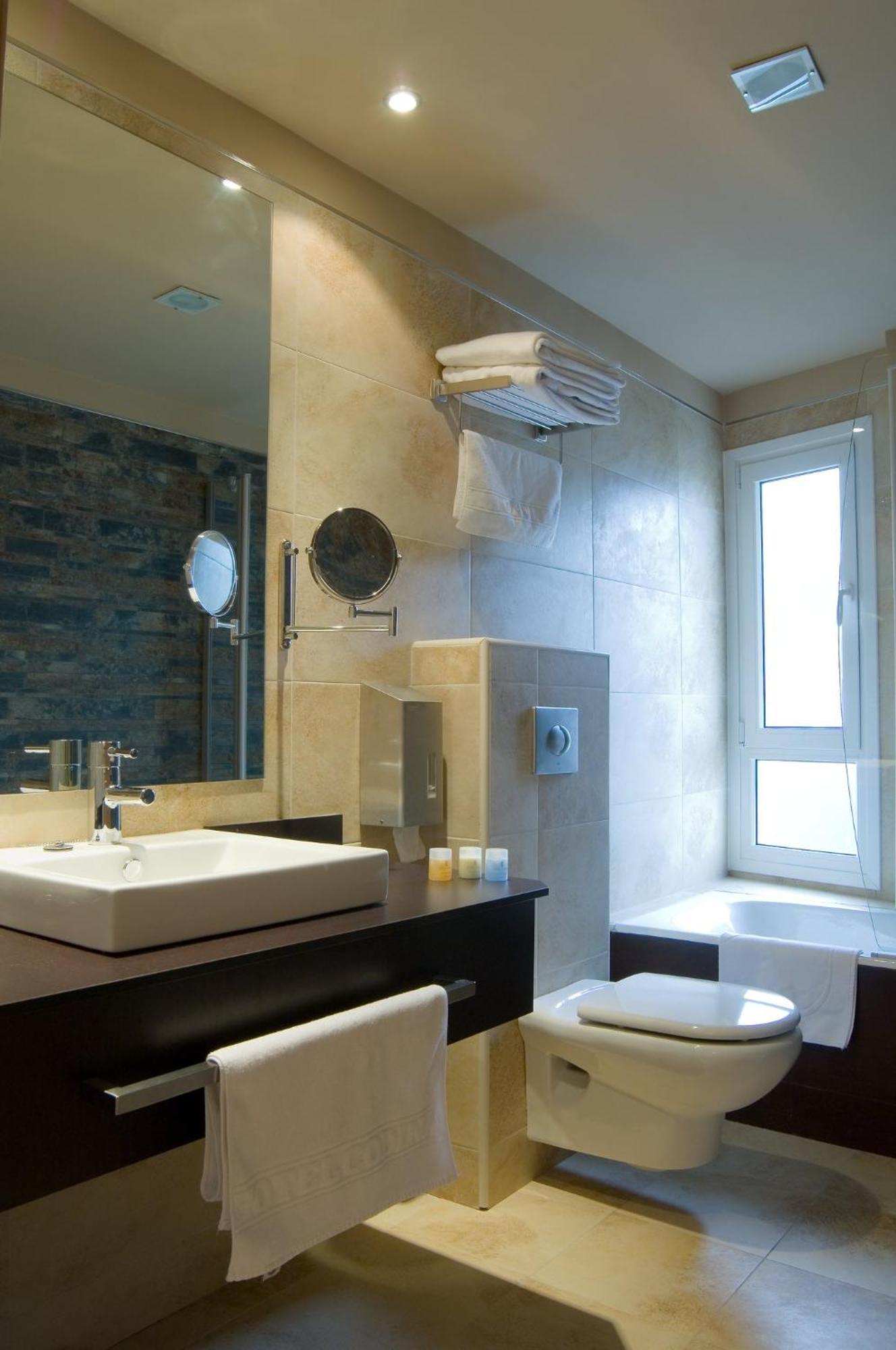 Hotel Sercotel Codina 3*